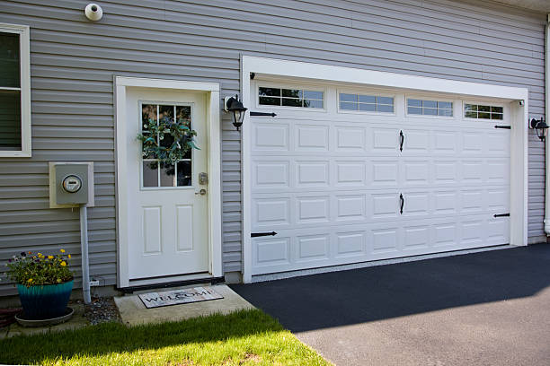 24/7 Emergency Garage Door Panel Replacement experts in Warren, MN